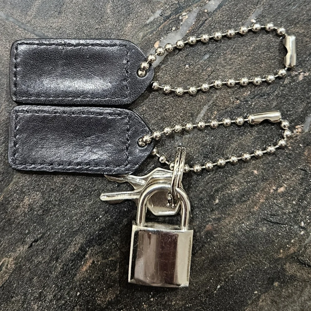 COACH set 2 leather tags Lock 2 keys black silver Vintage VGUC hang keychain